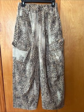 Sinyx cheetah print barrel  cargo jeans size s - 27 waist